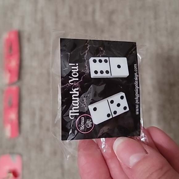 Accessories Galore - Picture 10 of 13